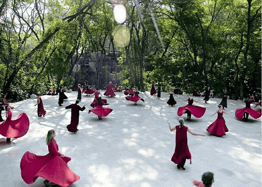 Experience The ‘Art of Living’ At The Osho Ashram