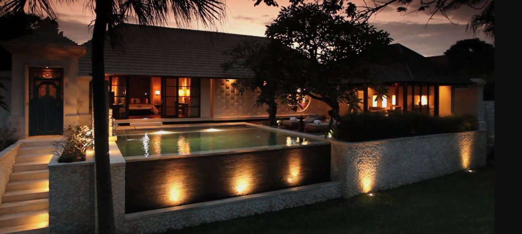 The Royal Santrian Luxury Beach Villas   