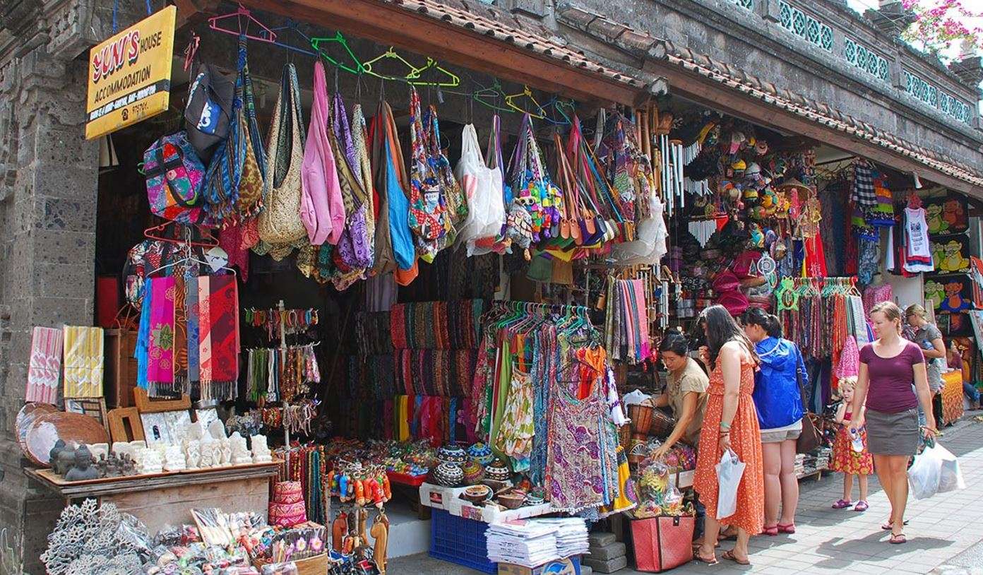 Go On Shopping With Your Partner At Ubud Art Market