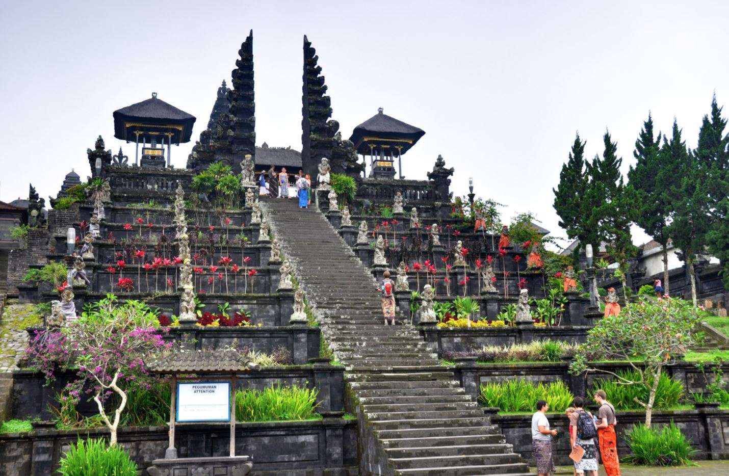 Visit Mother Temple of Eastern Bali - Besakih Temple