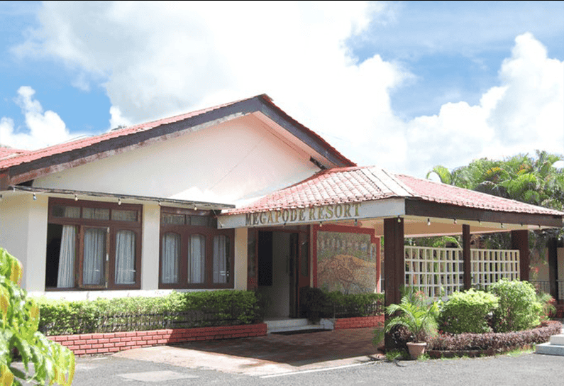Megapode Resort