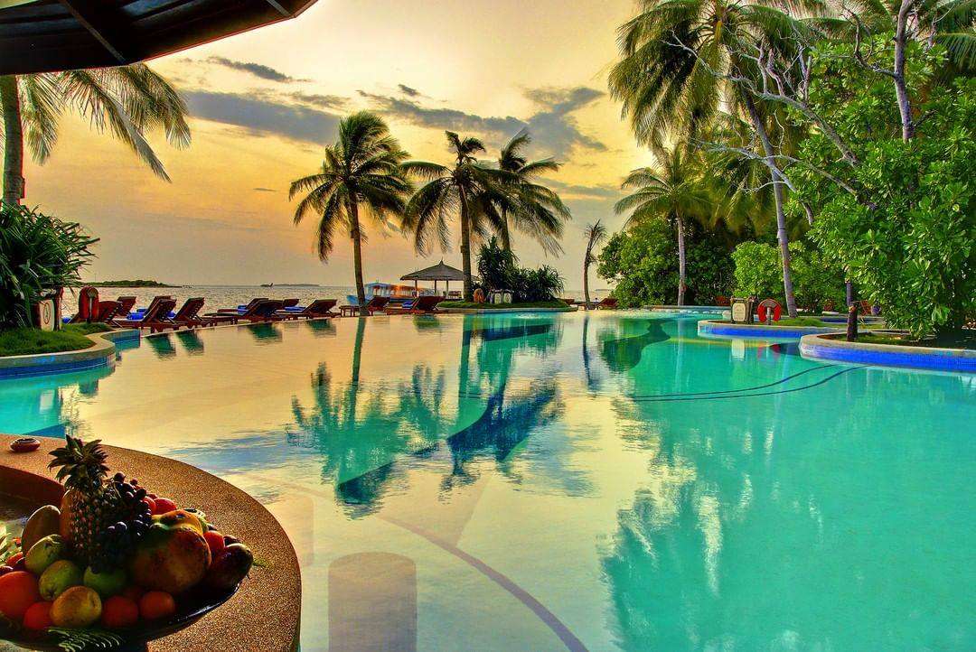 Royal Island Resort & Spa