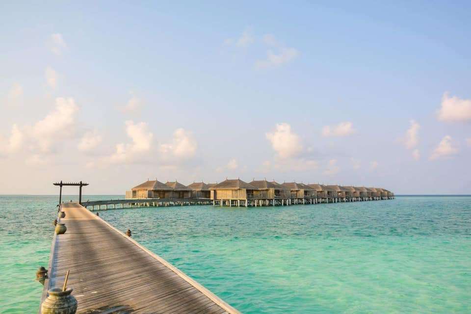 Constance Moofushi Resort