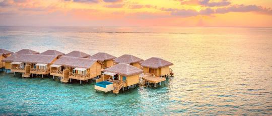 55 Resorts In Maldives For Honeymoon, Book @ 50% Off
