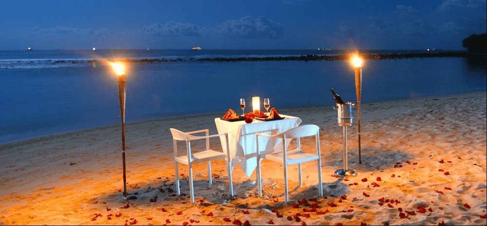 Enjoy Candlelight Dinner At Villimale Island