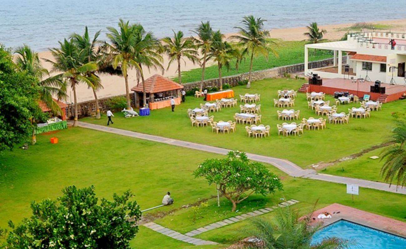 St. James Court Beach Resort