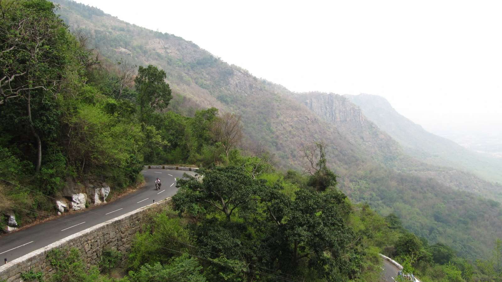 Bangalore to Yercaud Distance