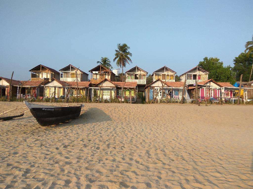 20 April (Beach Huts)