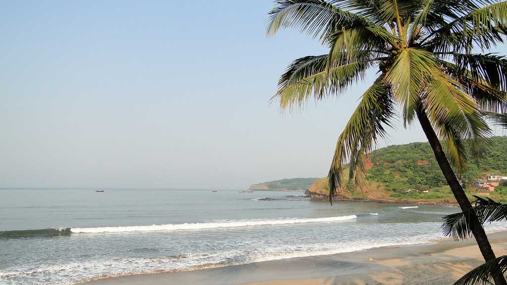 Guhagar Beach (298 km from Mumbai)