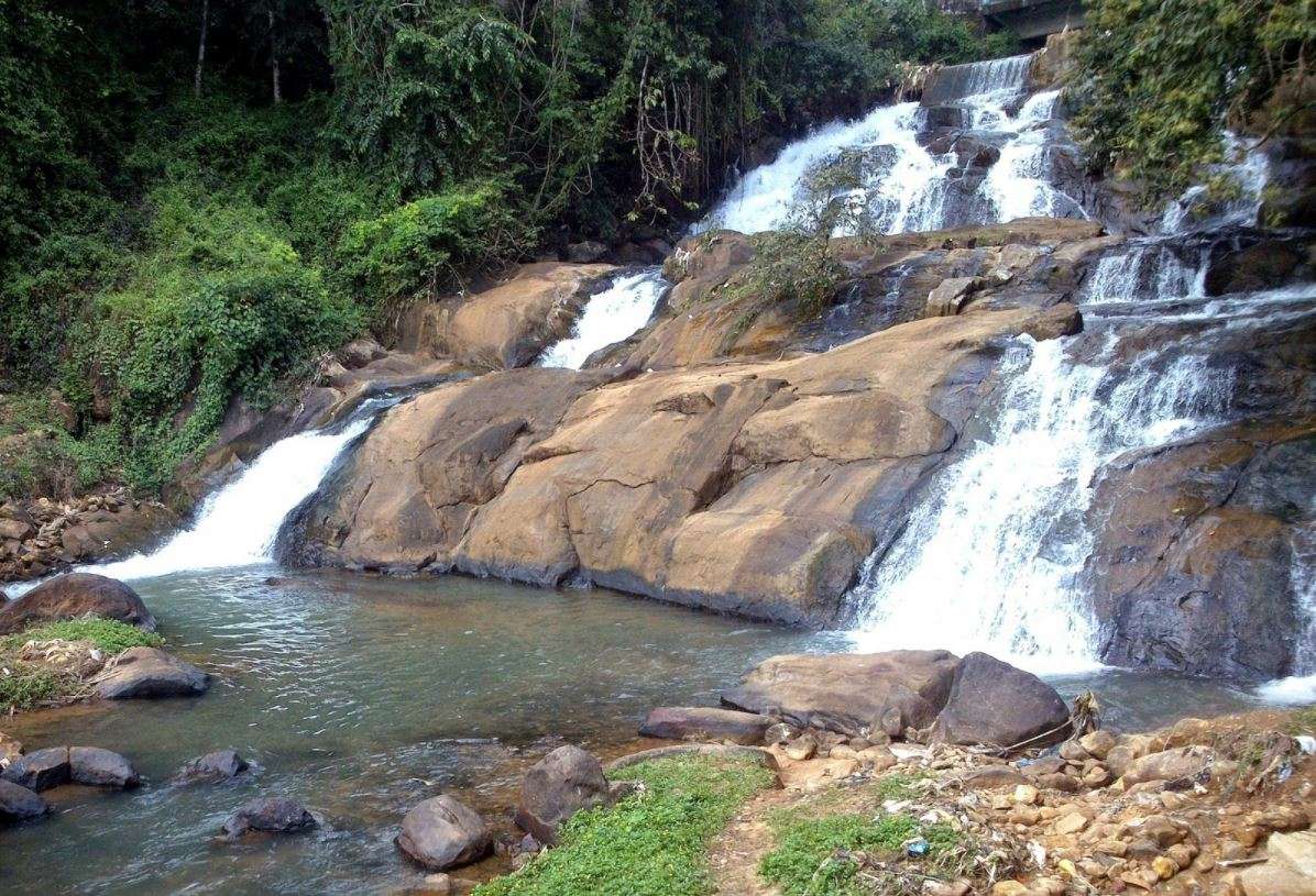 Aruvikkuzhi Waterfalls