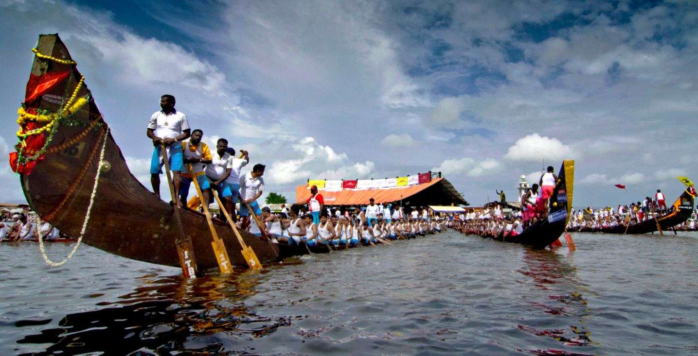 Watch Sublime Snake Boat Racing