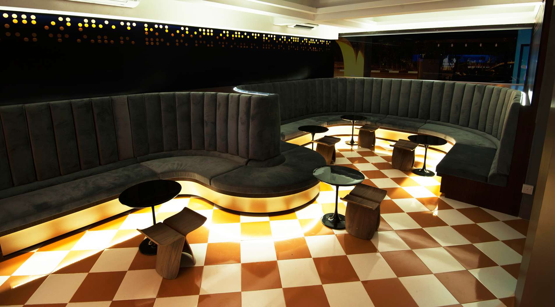 NOX-Dine In The Dark