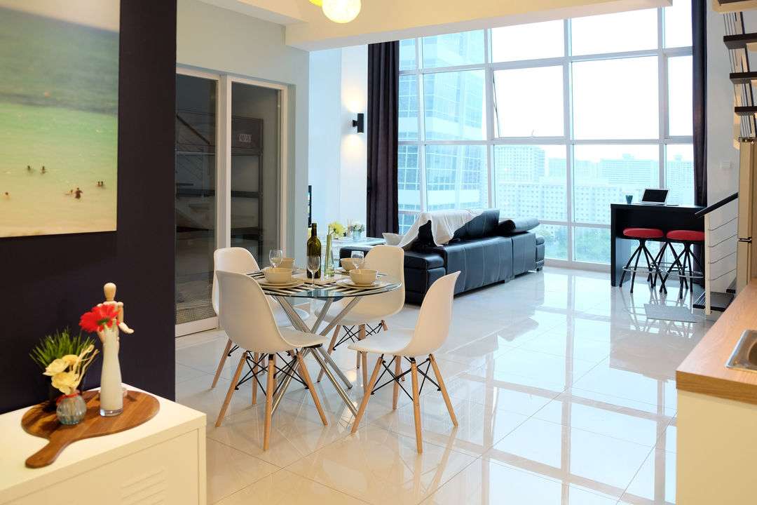  The Seaside Intimacy