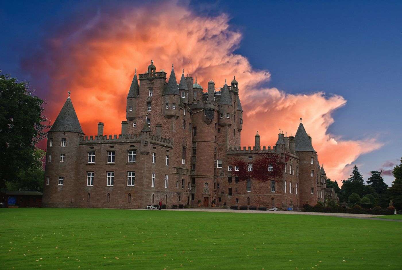 Stay In The Castles of Scotland