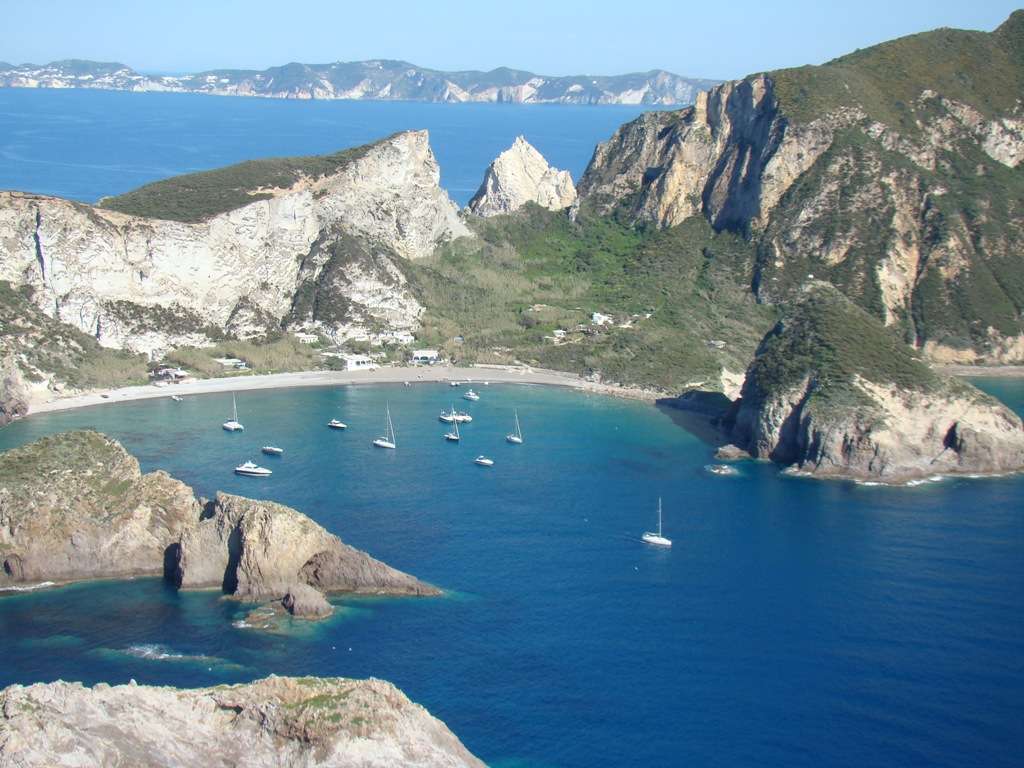 La Cattedrale, Palmarola