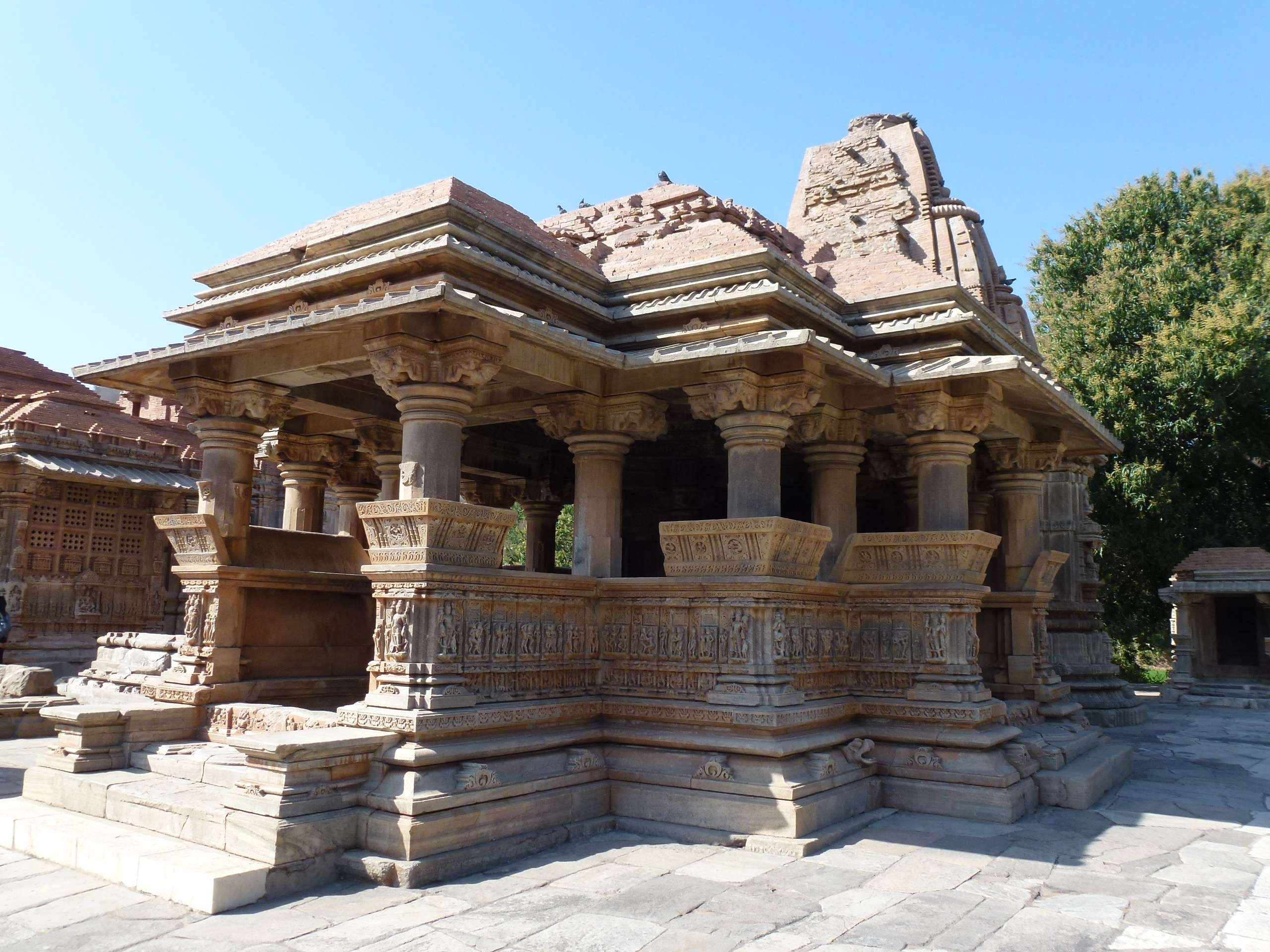 Sas-Bahu Temple, Nagda 