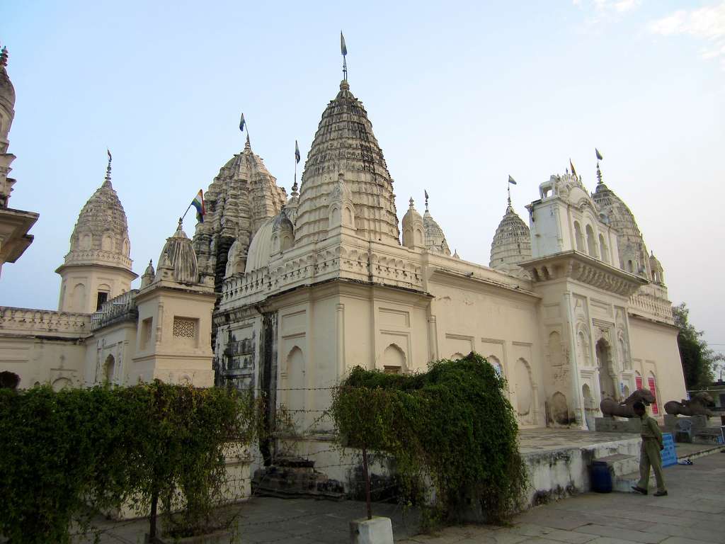 Shantinath Temple
