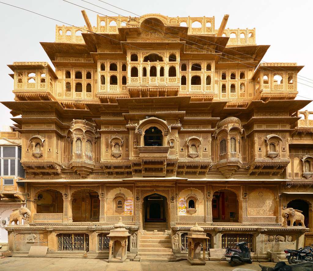 Explore the Magnificent Nathmal Ki Haveli