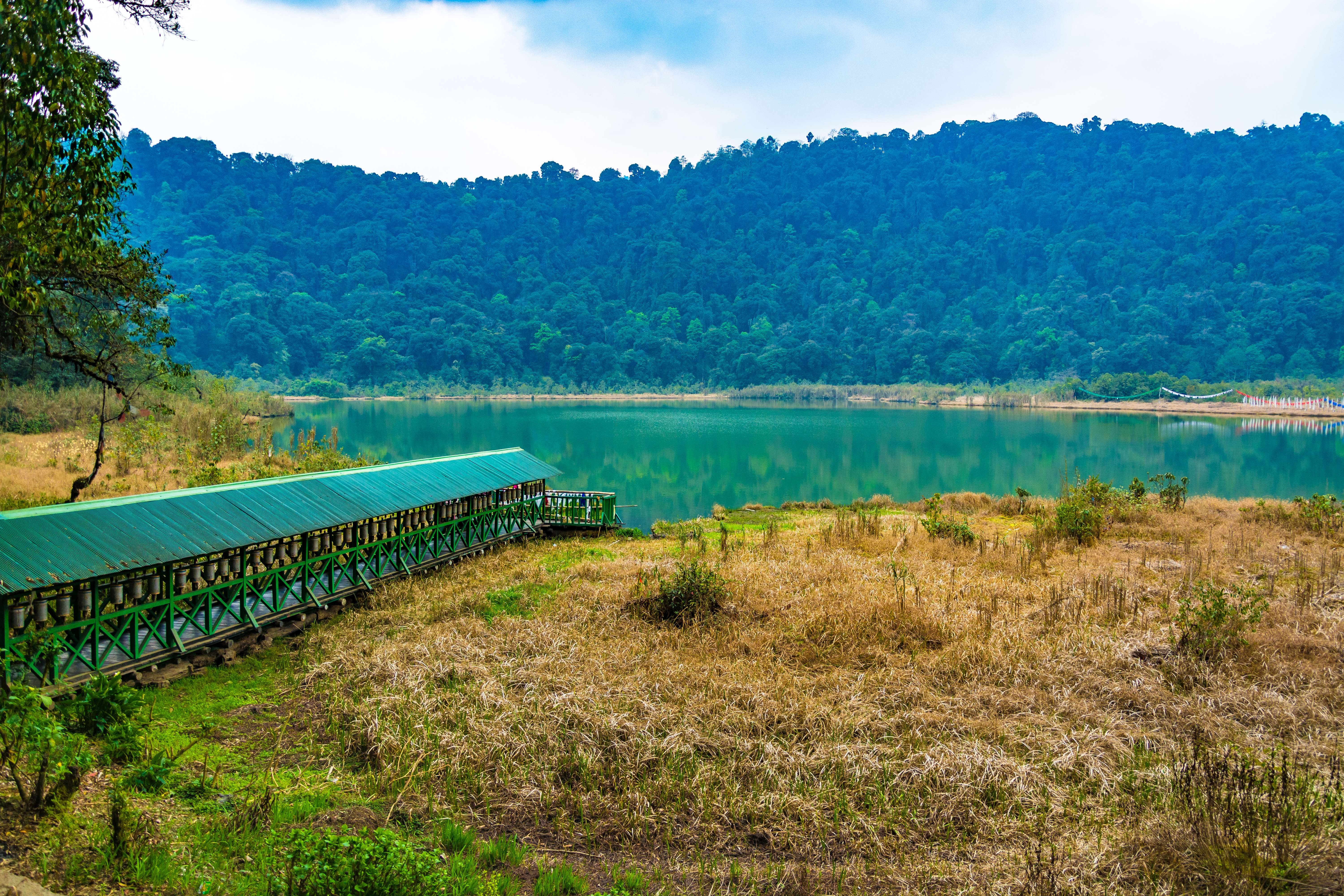 Yuksom-Kheochepari (25 kms)