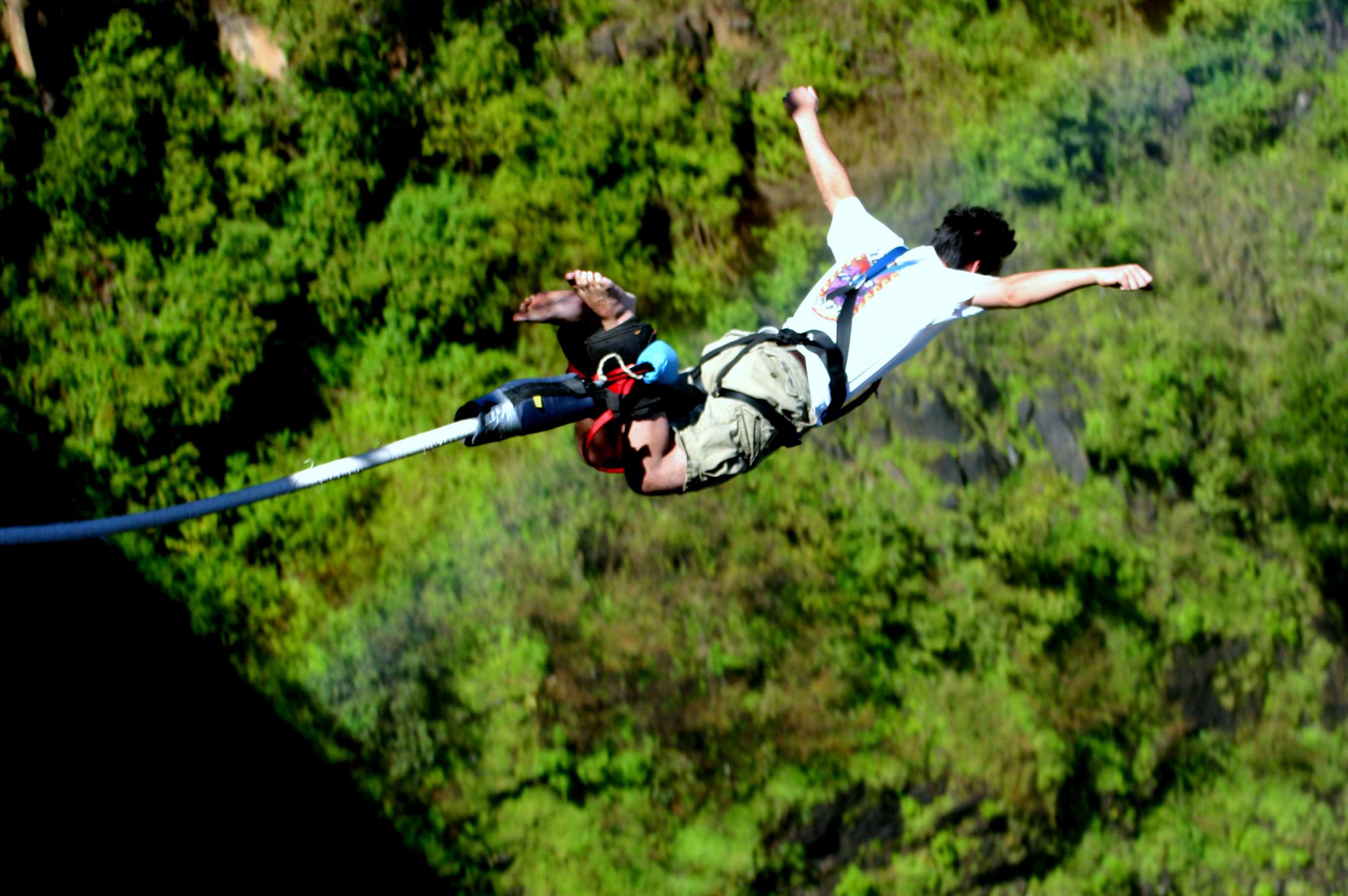 Bungee Jumping at Singshore Bridge