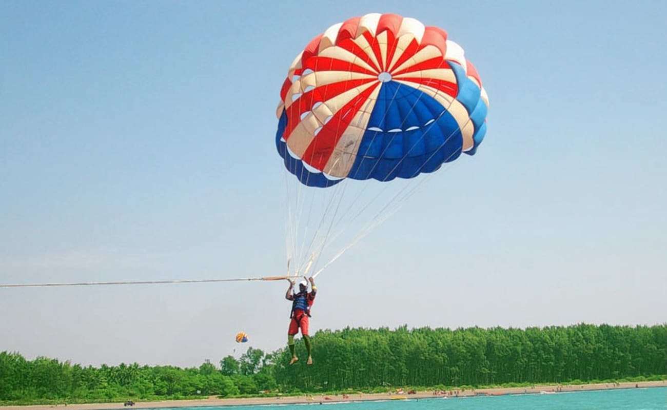 Parasailing on Baga Beach