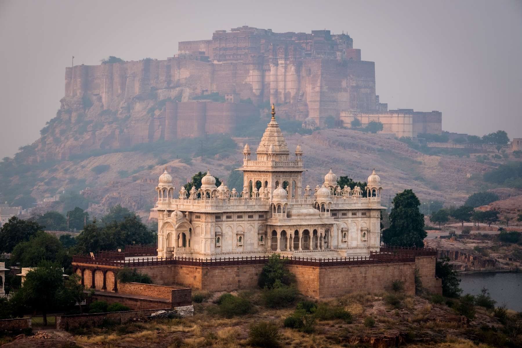 Explore Jaswant Thada