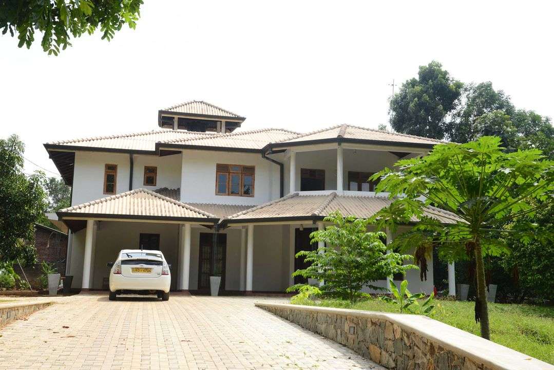 Golden Residence: The Right Place