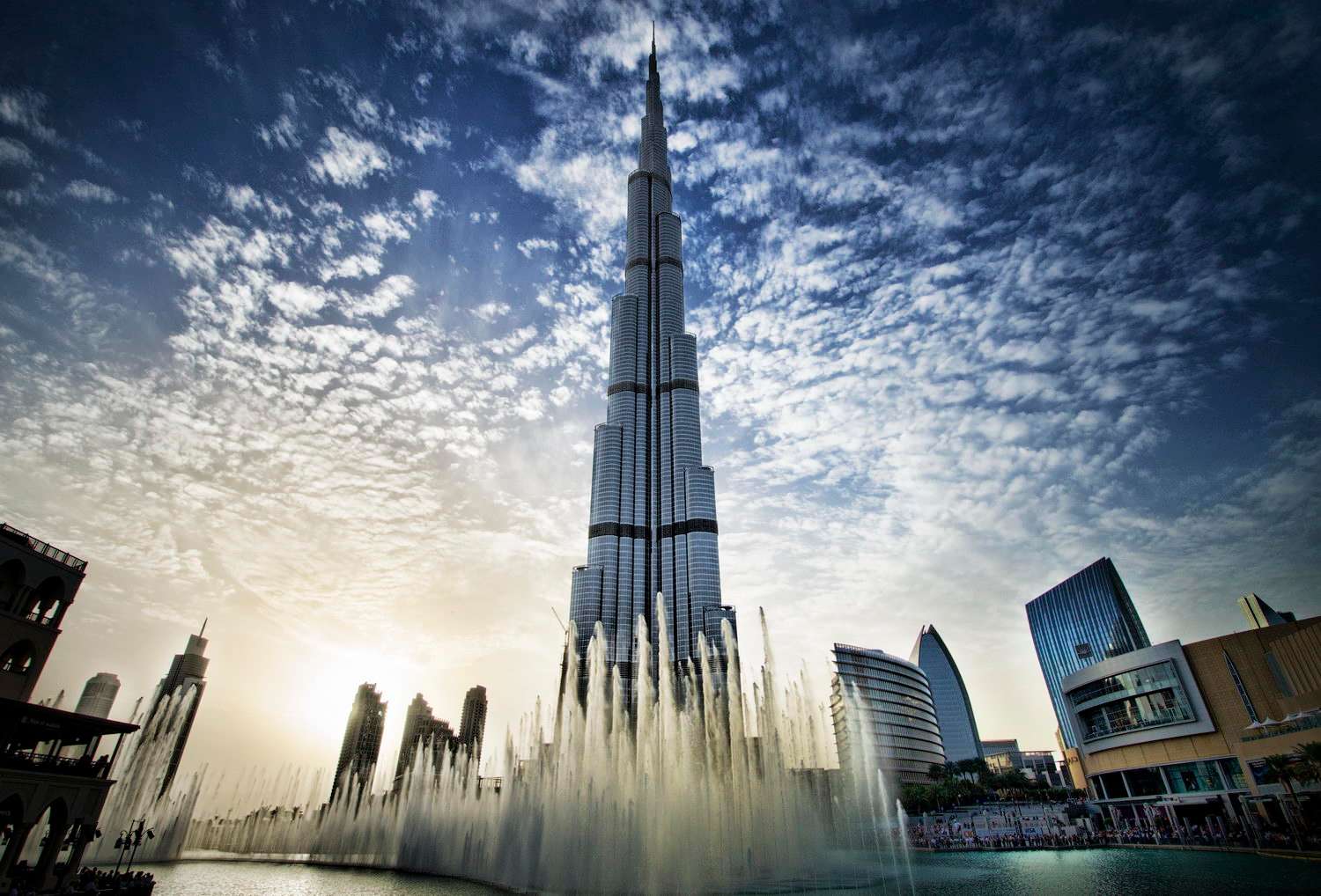 Visit the Burj Khalifa (Thrillophilia Official Booking Partner)