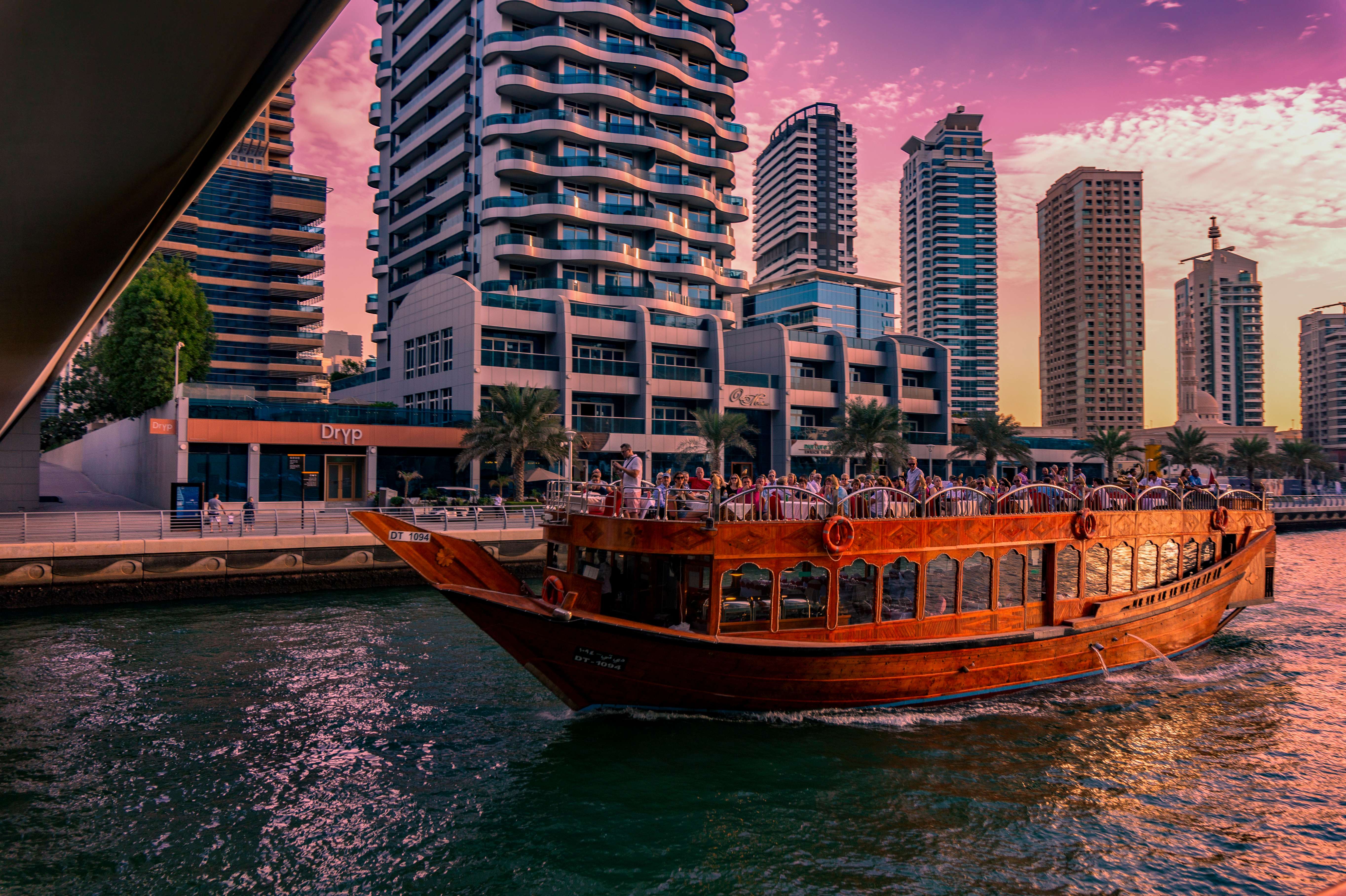 Dinner Cruise in Dubai Creek with Your Spouse