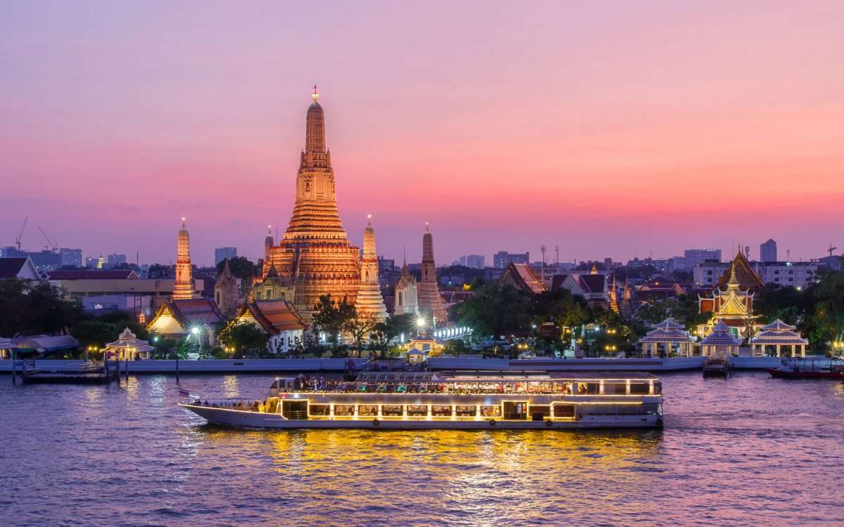 Dinner Cruise in Chao Phraya River, Bangkok