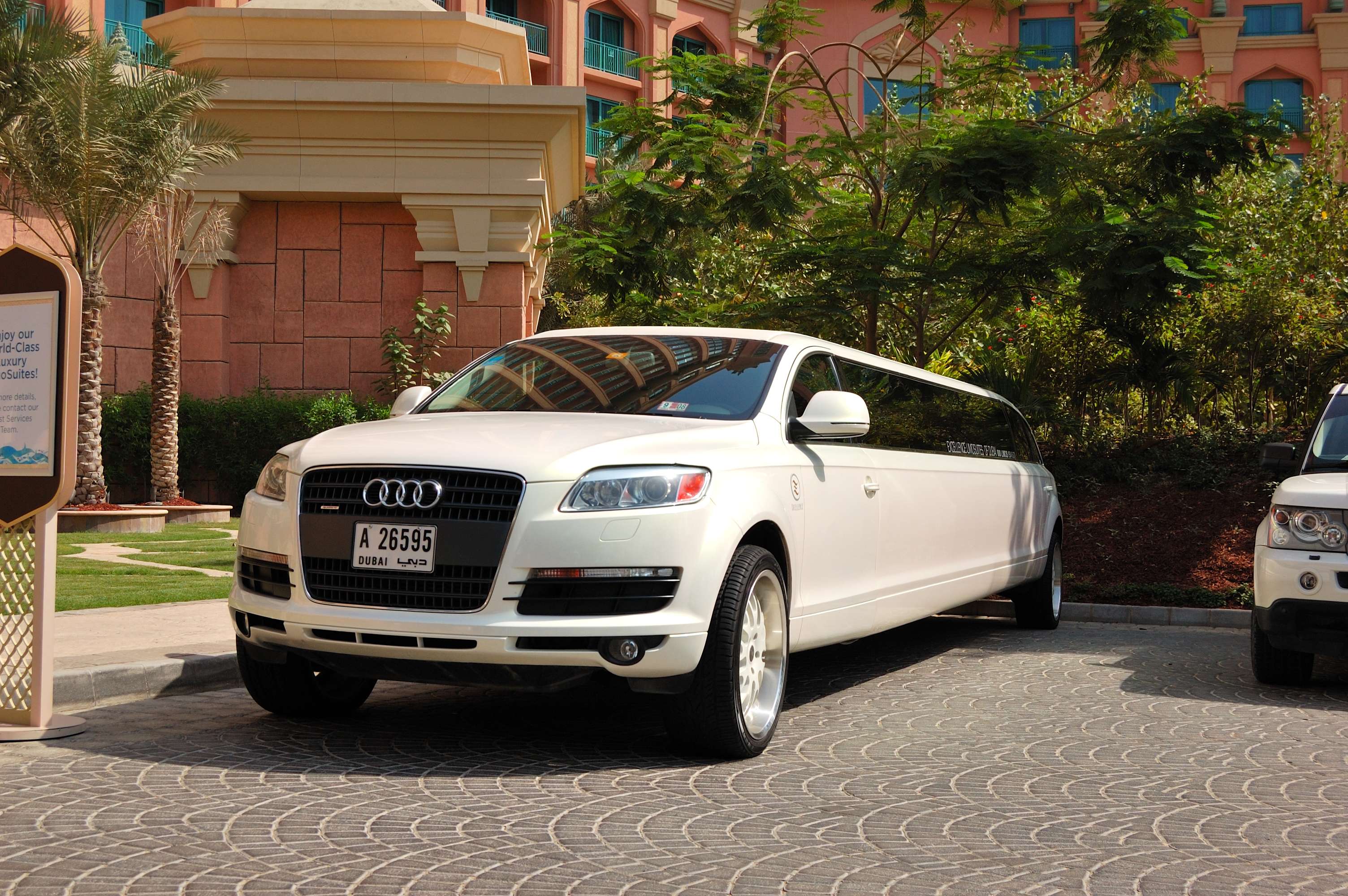 Limousine Ride Dubai, Rent a Limo in Dubai @ Flat 20% off
