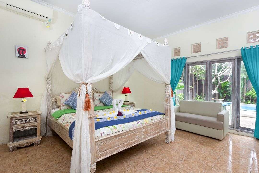 Picturesque Villa Right Near the Beach