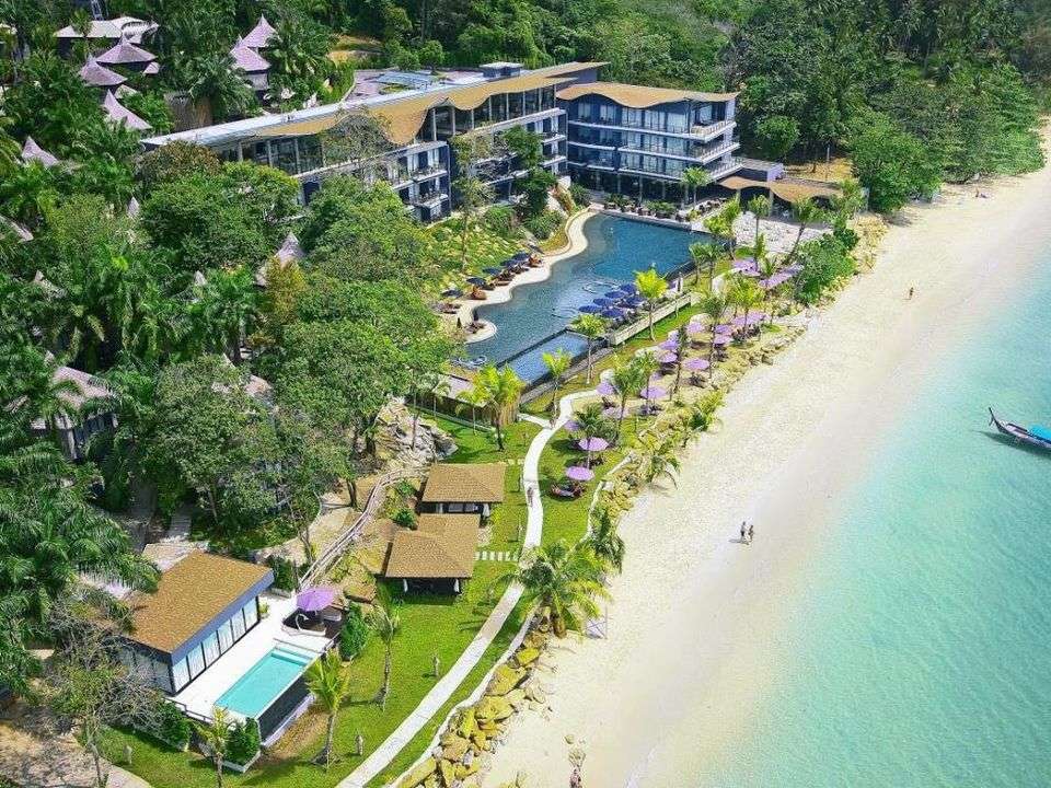 Beachfront Luxury Comes to the Fore