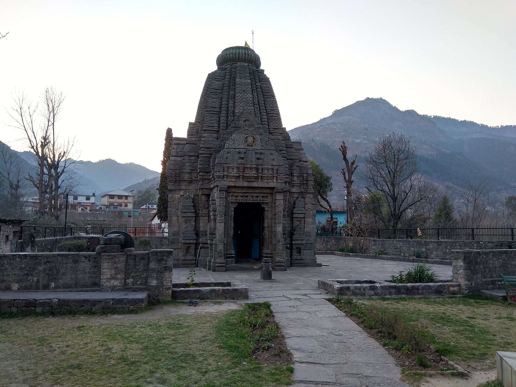 Basheshwar Mahadev Temple