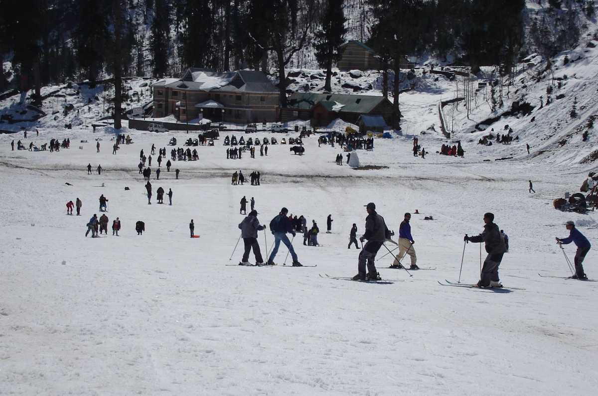 Skiing in Kufri