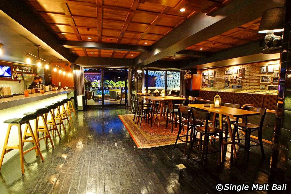 Single Malt Whiskey Bar