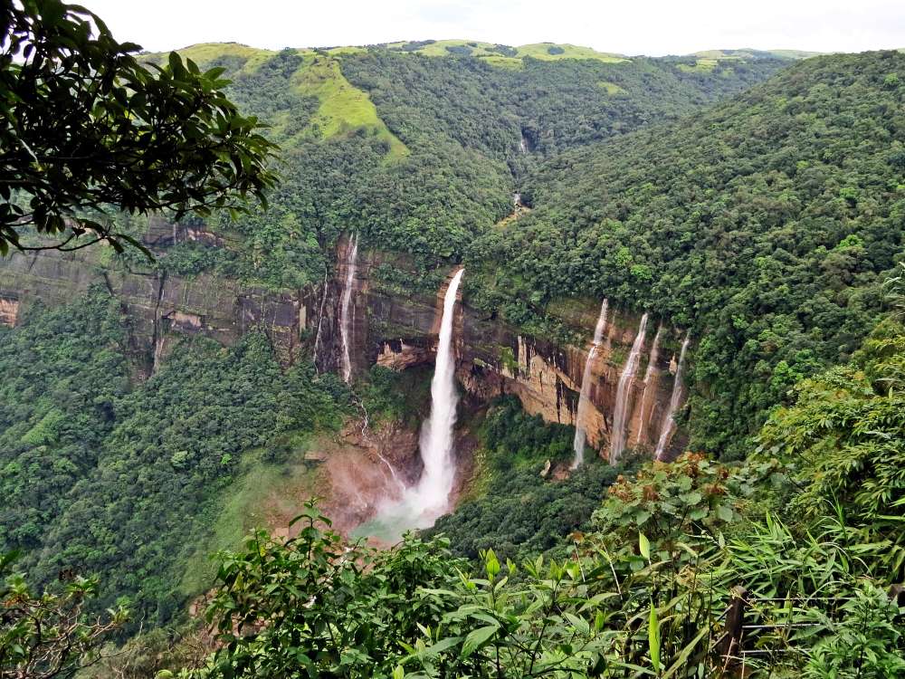 Nohkalikai Waterfalls (54 km from Shillong)