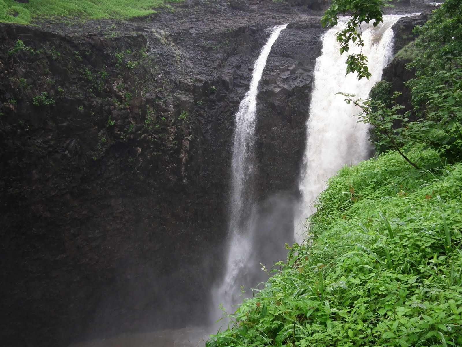 Jogi Bhadak Waterfall