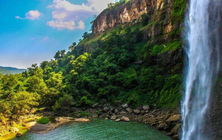 Gidiya Khoh Waterfall