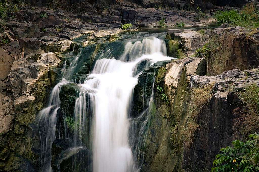 Hatyari Khoh Waterfall Trek