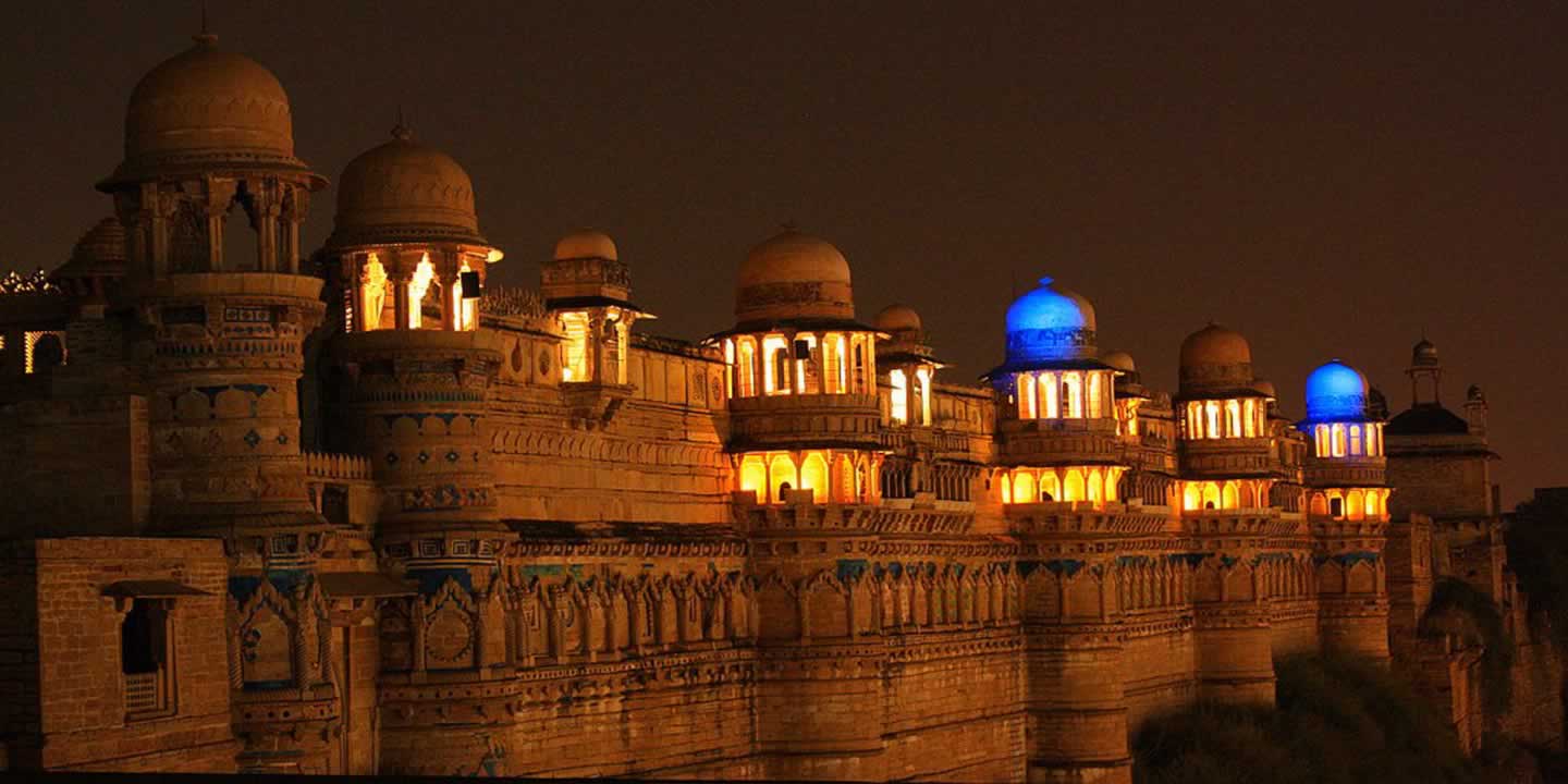 Enjoy Sound and Light Show at Gwalior Fort