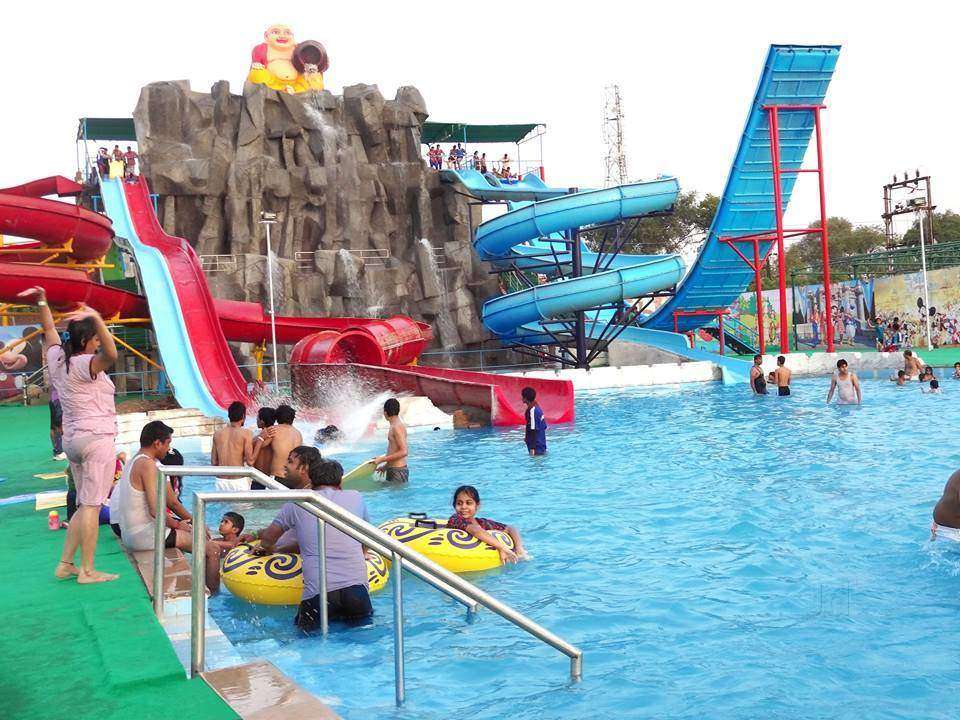 Enjoy Rides at Splash the Fun City