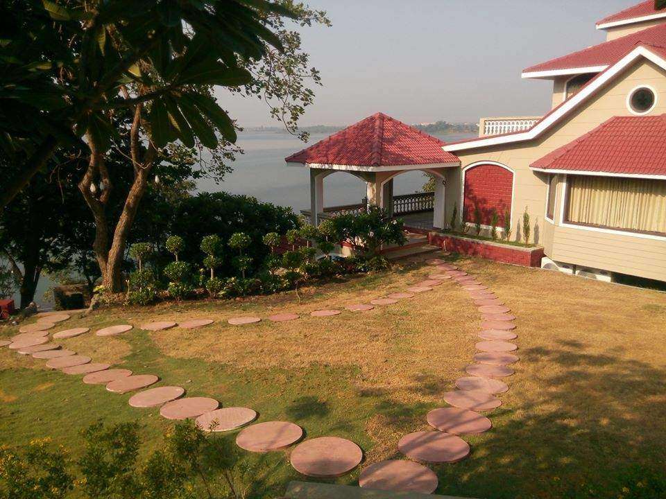 Kerwa Resort, Mendora