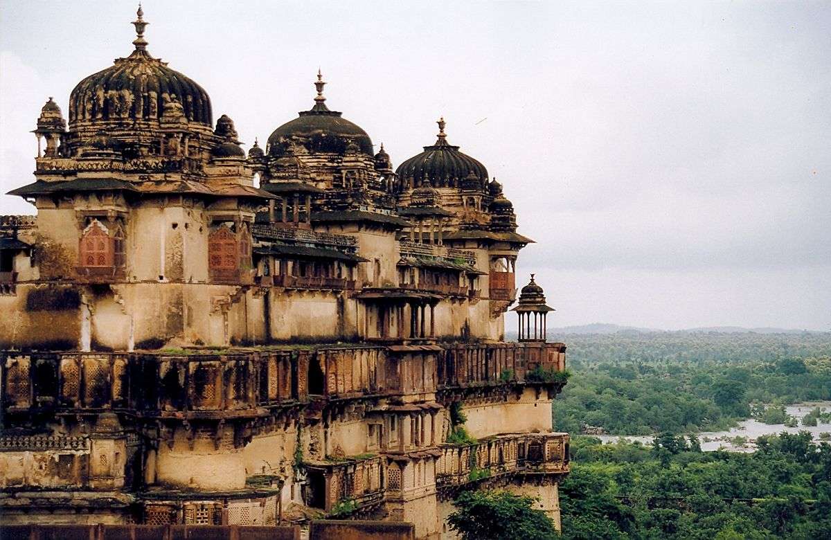 Bir Singh Palace, Datia