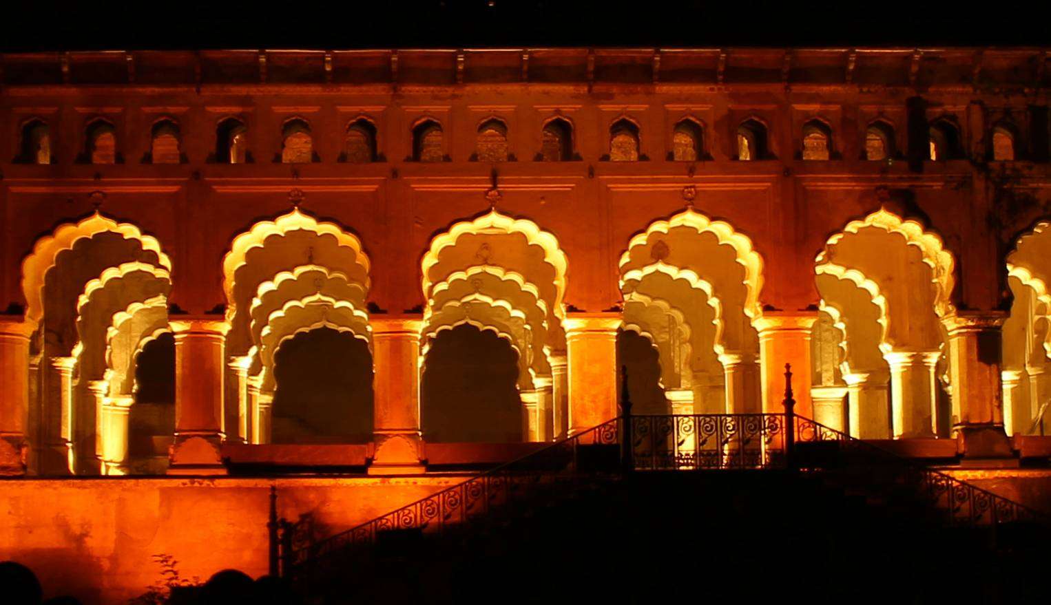 Attend Light and Sound Show at Orchha Fort