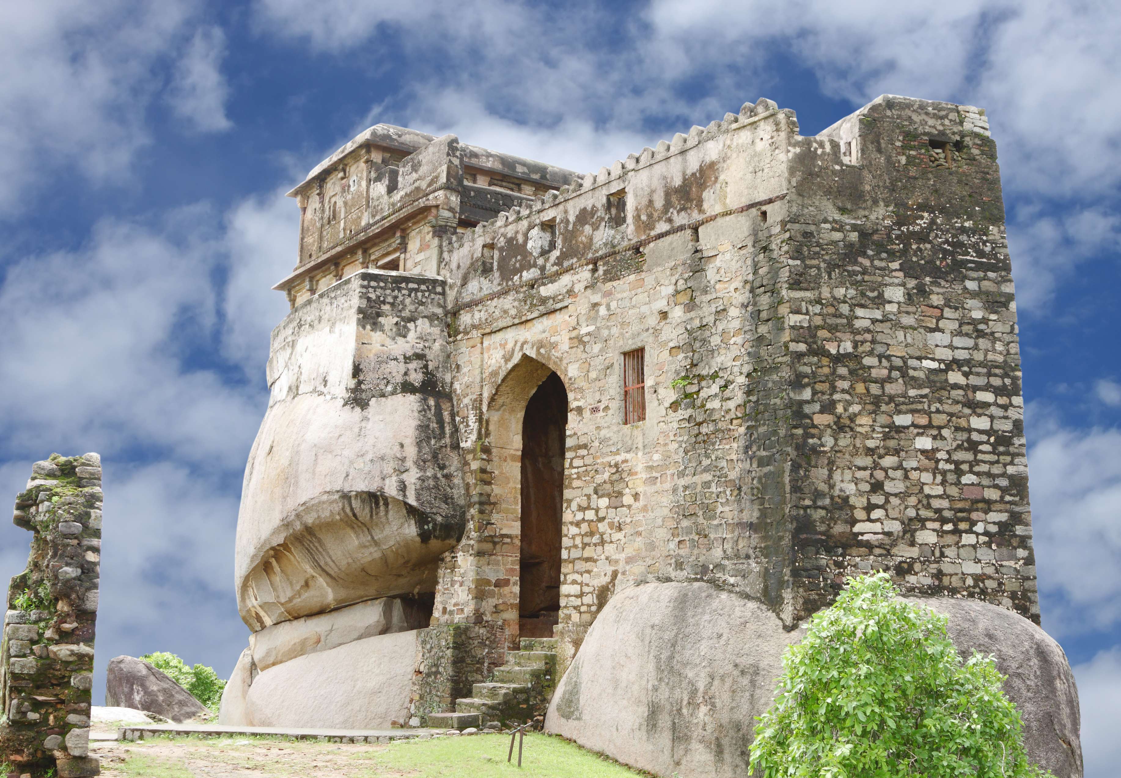 Get an Amazing View of the City from Madan Mahal Fort