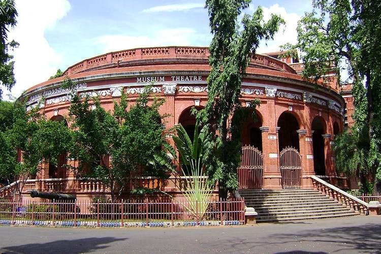 Have a Glimpse of History at Rani Durgavati Museum