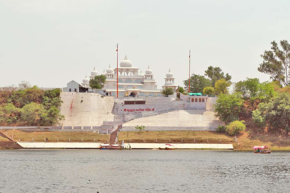 Visit the Gurudwara at Gwari Ghat
