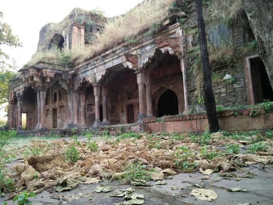 Ginnorgarh Fort Trek, Bhopal | Book Now @ Rs 750 Only