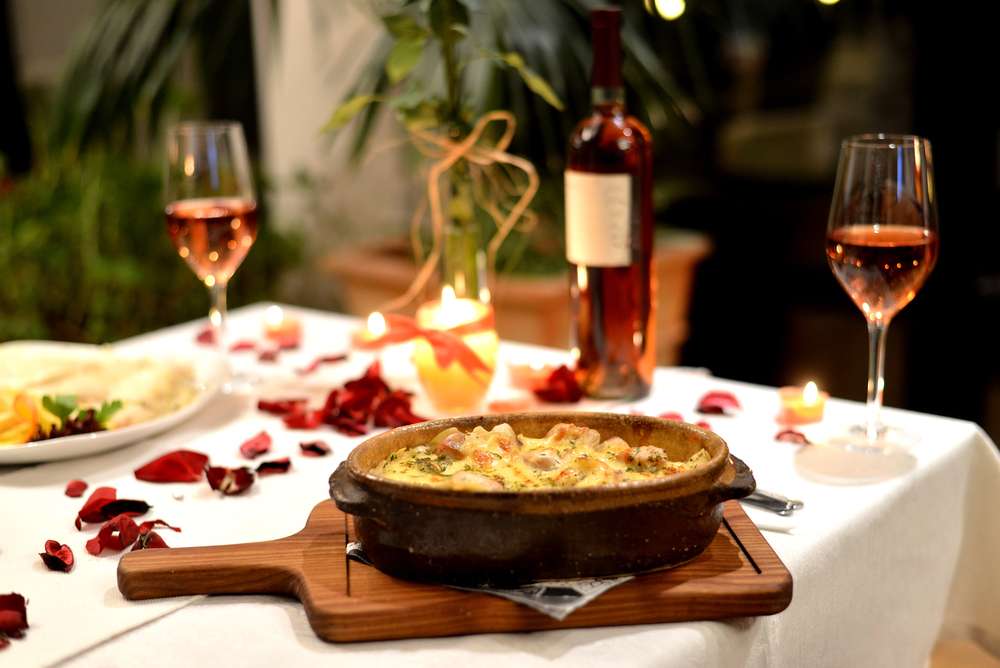 Go on a Romantic Dinner at Chef’s Alcove Restaurant